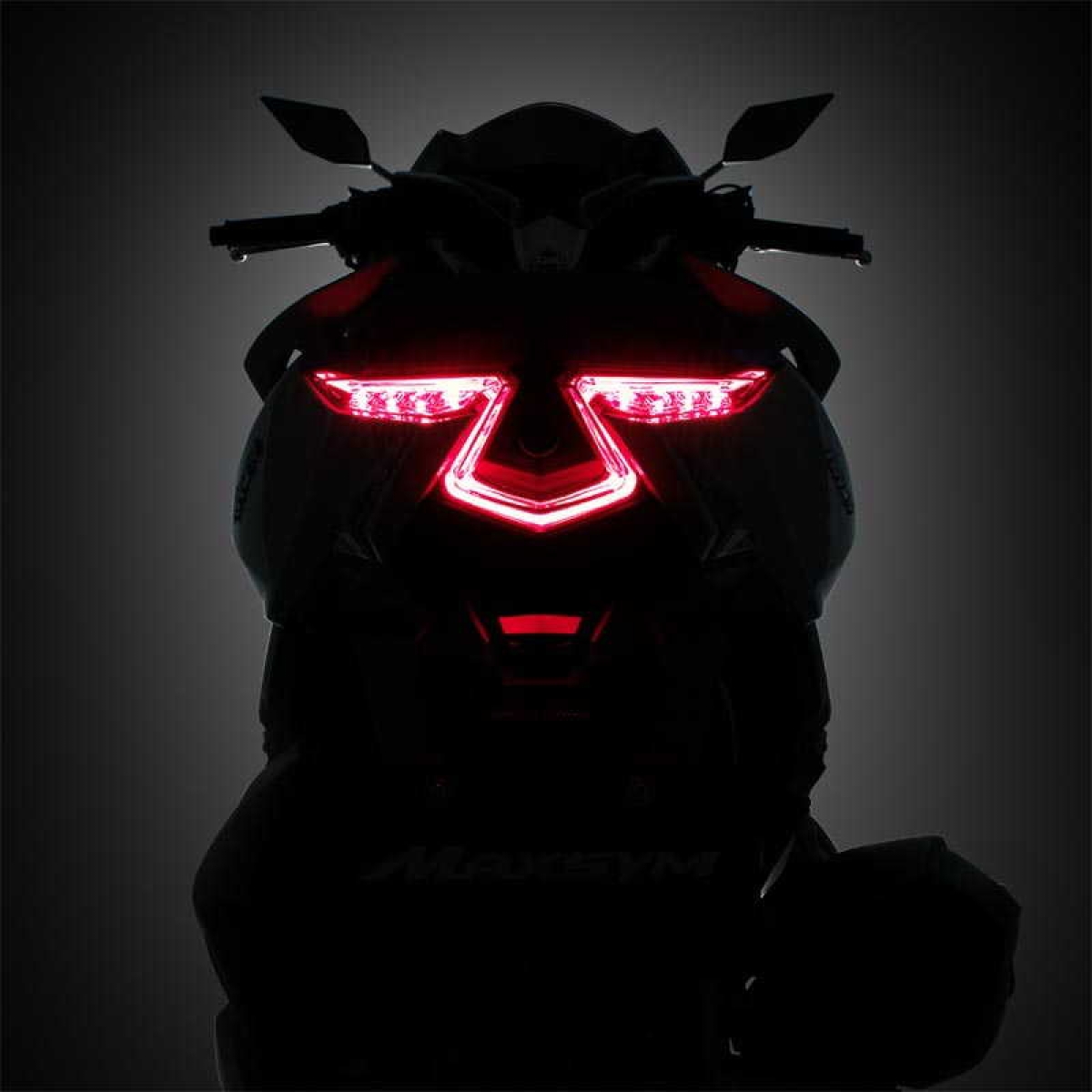 SYM presenta el Milán el Maxsym 500 