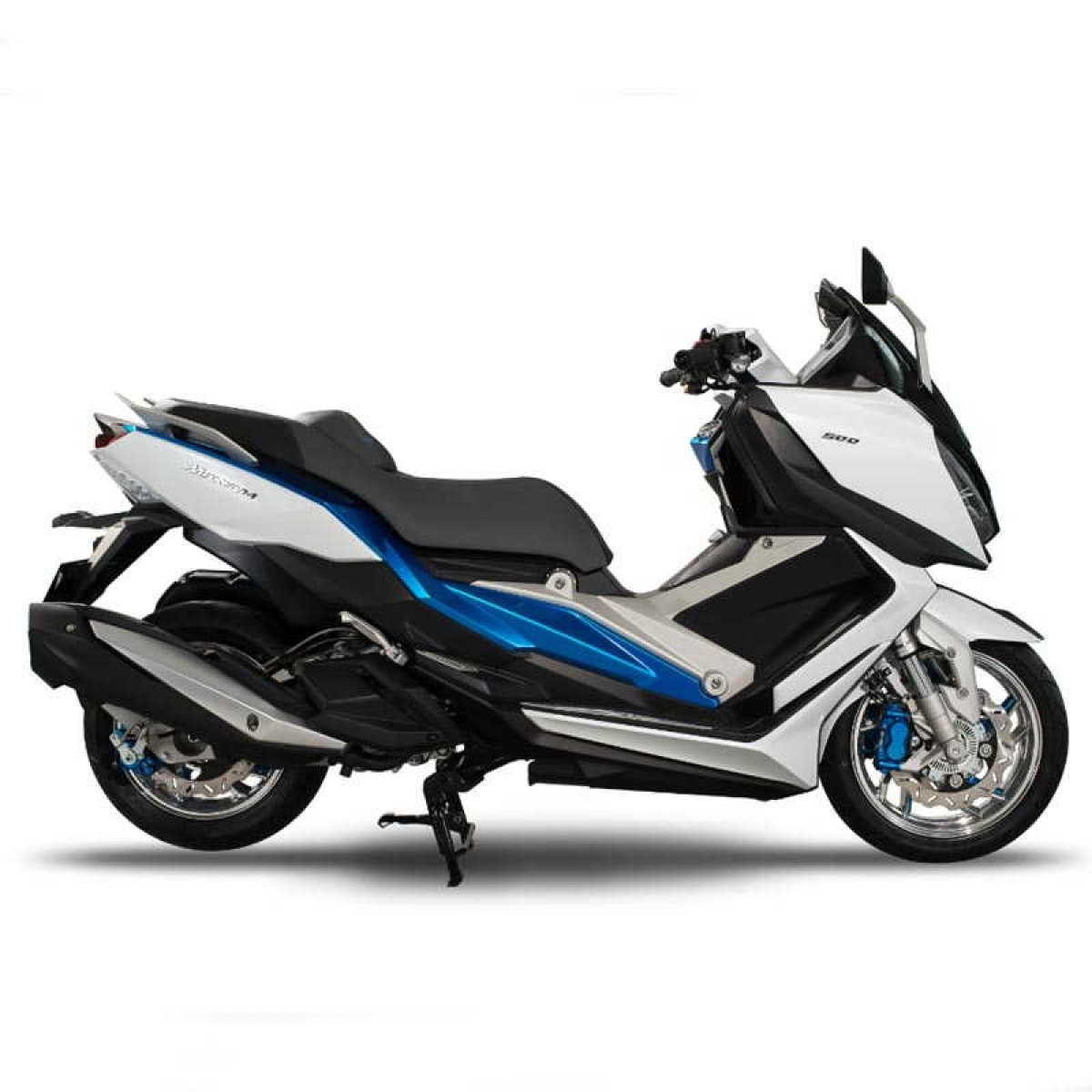 SYM presenta el Milán el Maxsym 500 